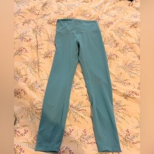 Lululemon size 6 leggings